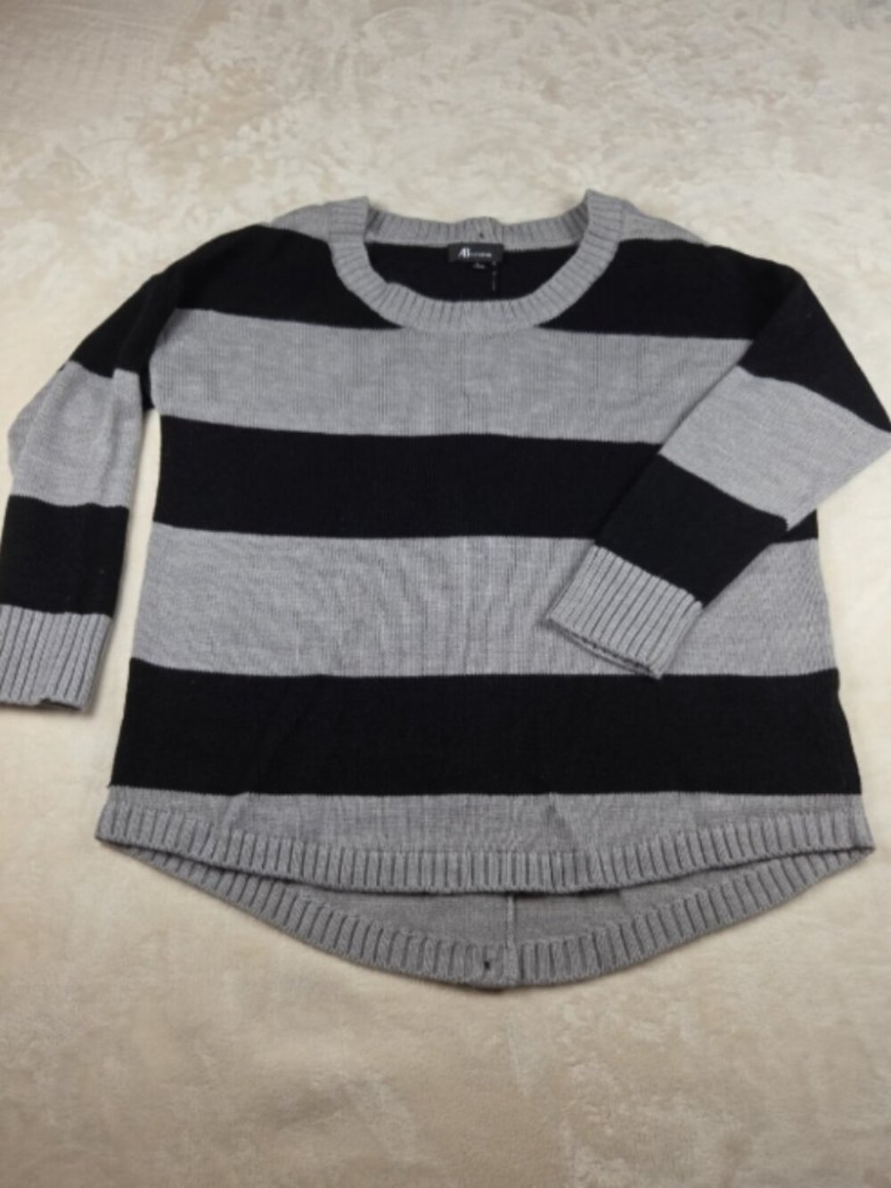 AB Studio Gray & Black Striped Sweater – Women’s Large